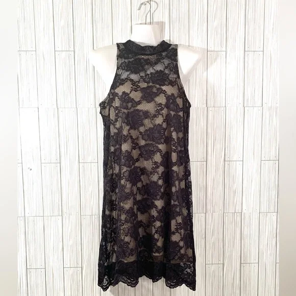 Black Lace Shift Dress - Picture 3 of 7